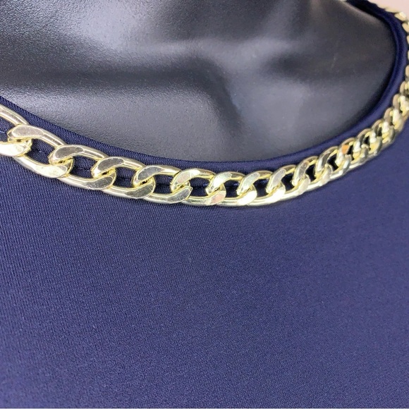 Medium Carmen Marc Valvo Navy Blue Gold Chain Neckline Sleeveless Top - Picture 4 of 13